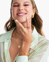Anillo Signet Bean Neon Pink Enamel Baño Oro