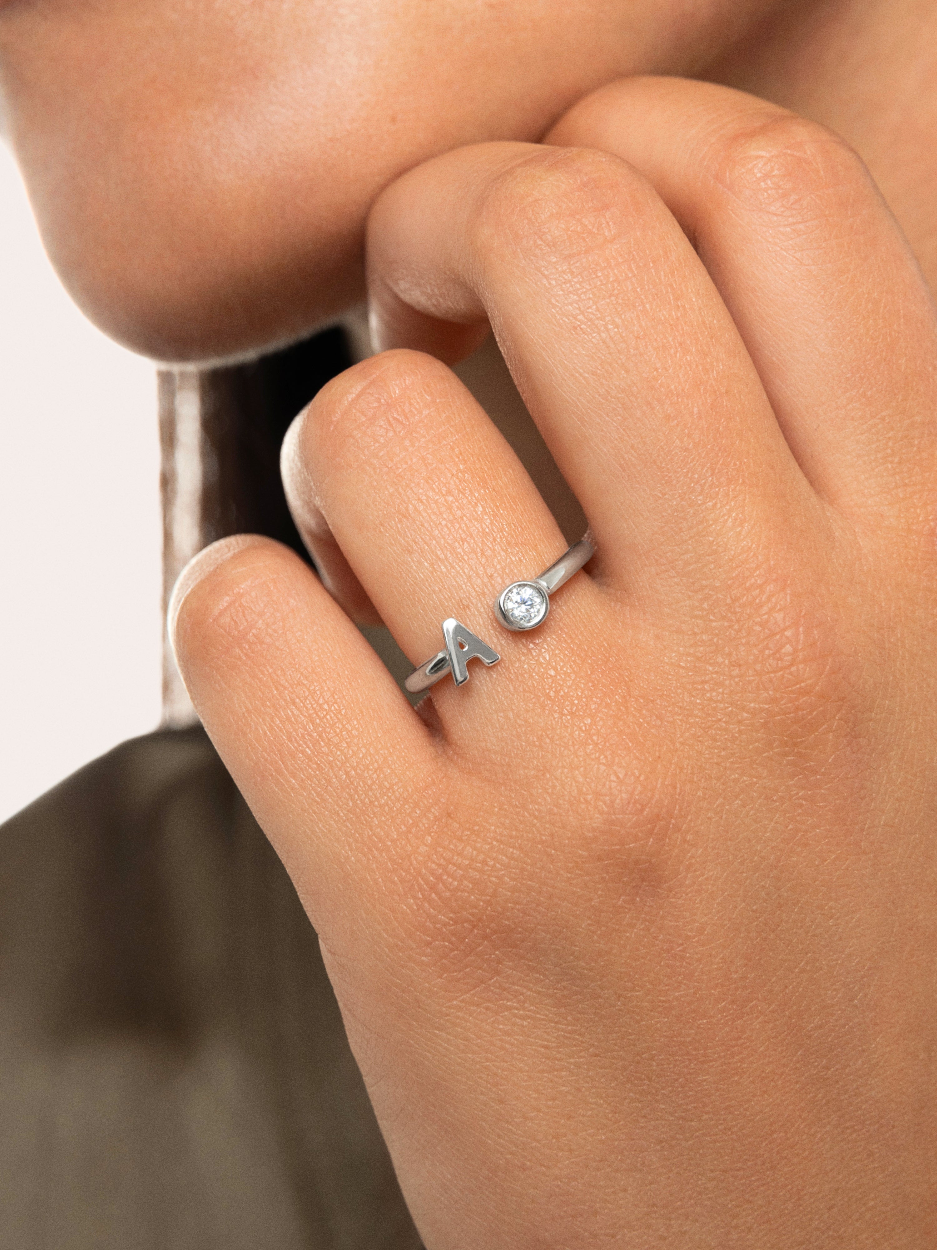 Anillo Personalizado Letter Spark Plata