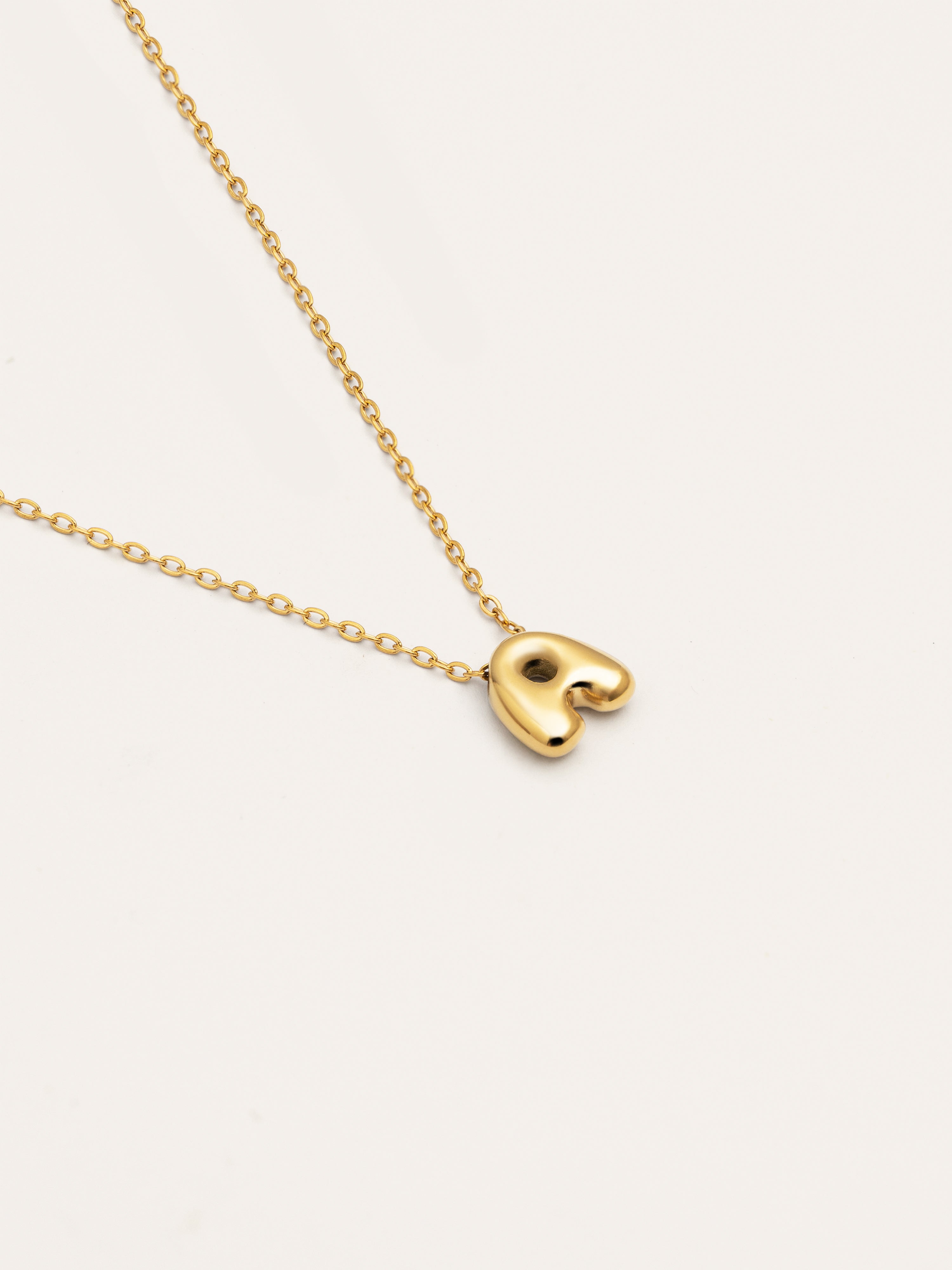 Collar Personalizado Hailey Letter Acero Baño Oro