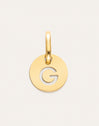 Charm Mini Medallion Letter Acero Baño Oro
