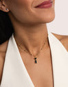 Pack Cadeau Collier Dots L Black et Charm Salem Plaqué Or - puesto en modelo