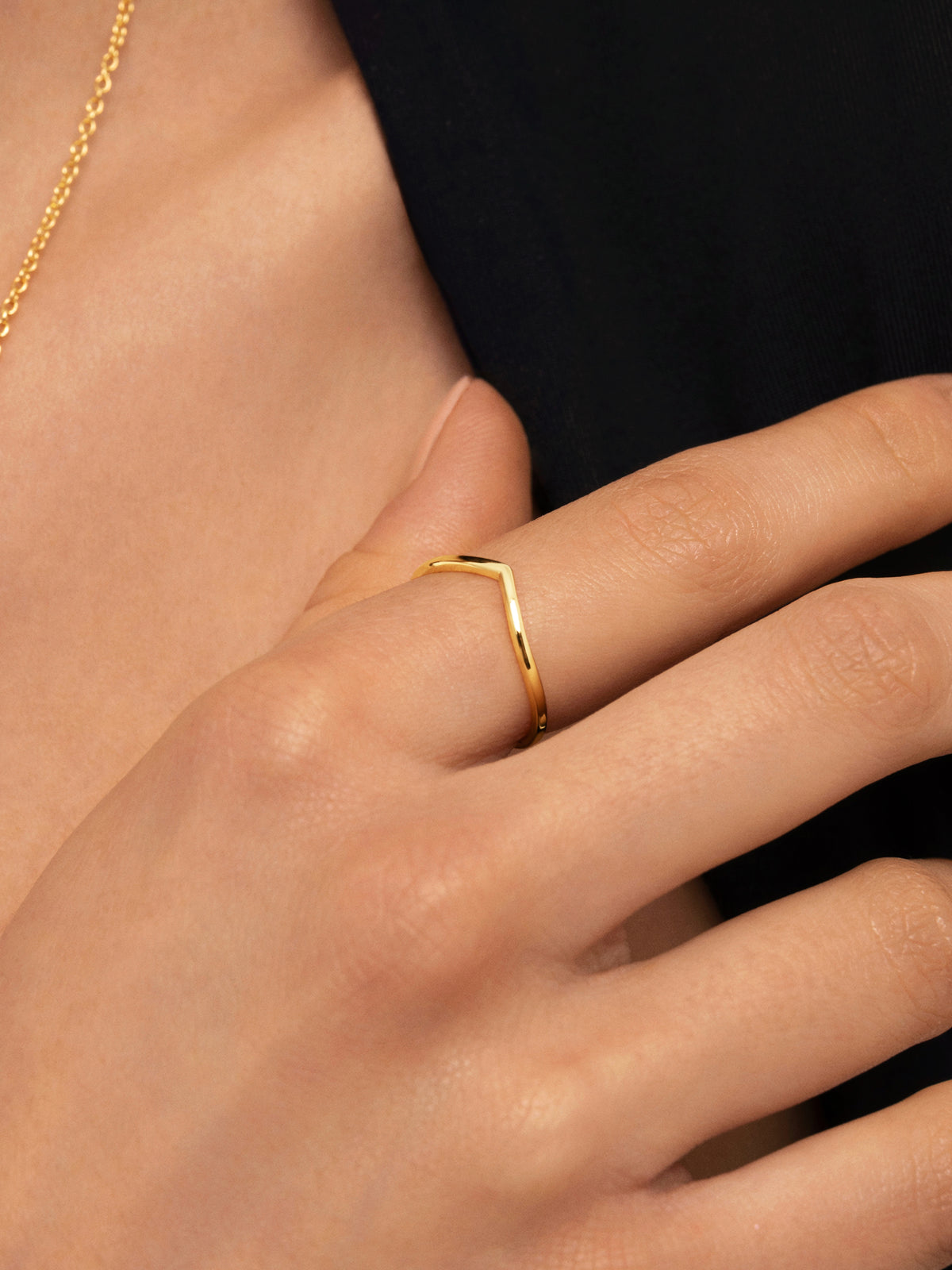 Peak-ring van staal met een goudlaag、】【