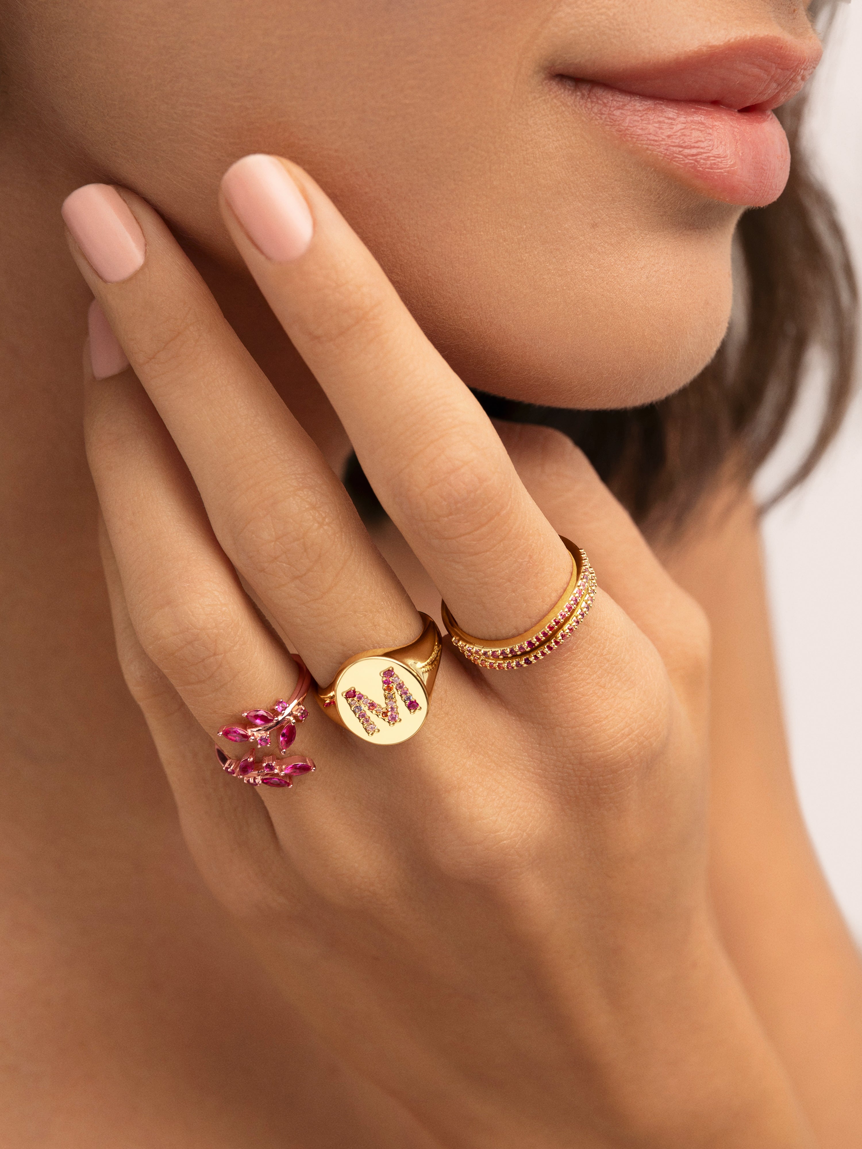 Anillo Personalizado Signet Letter Colors Baño Oro