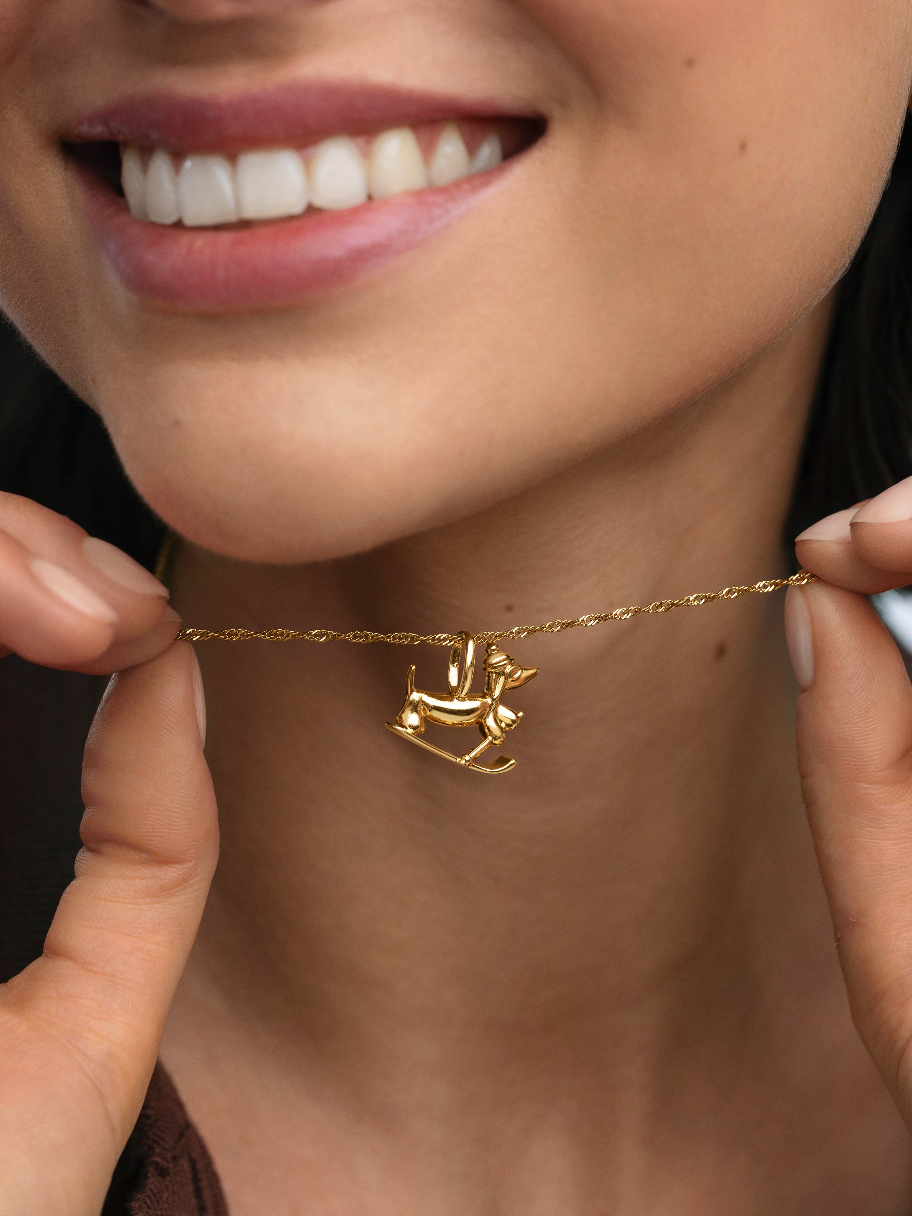 Winter Teckel Gold Charm