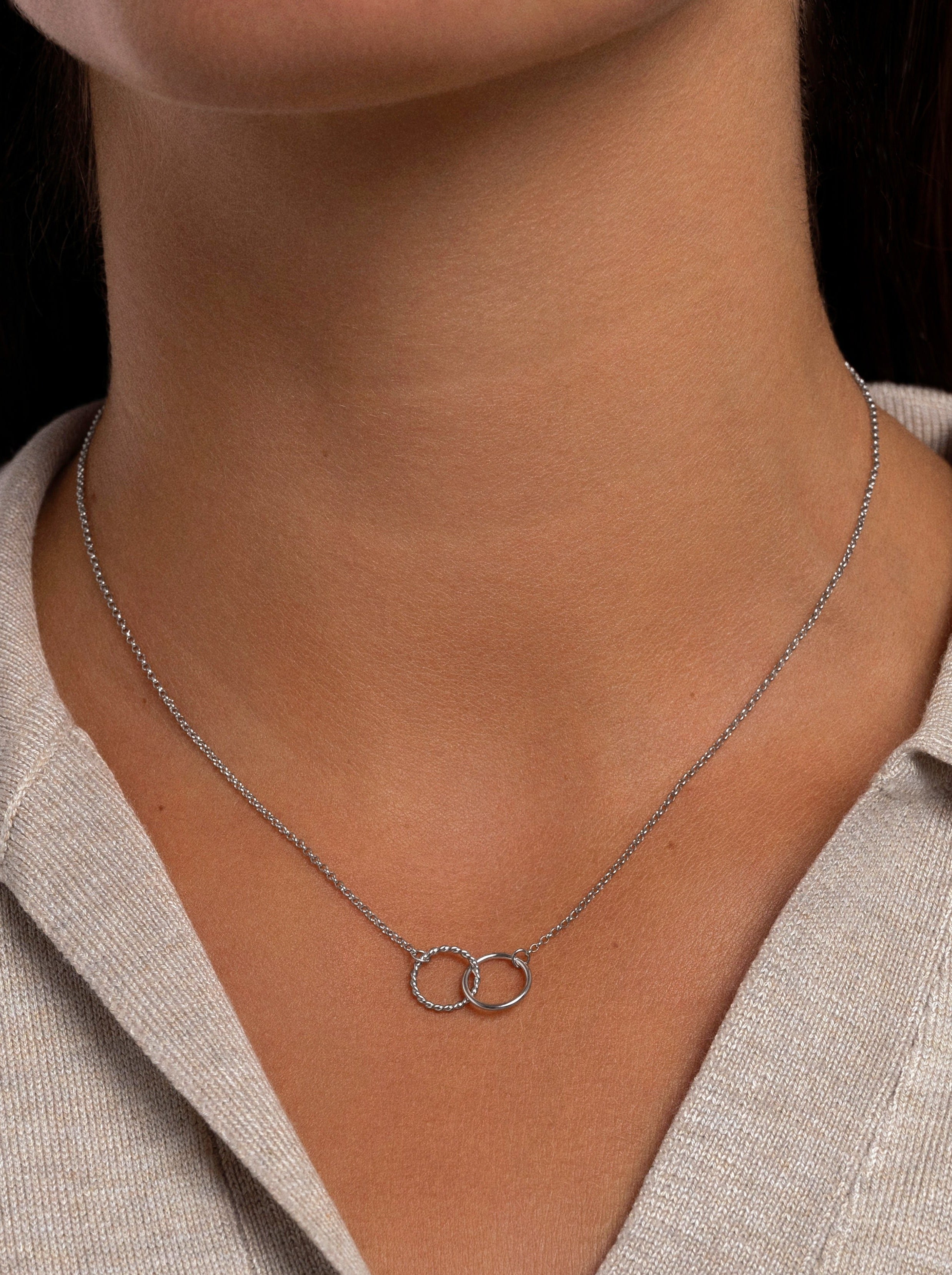 Collar Circles Twist