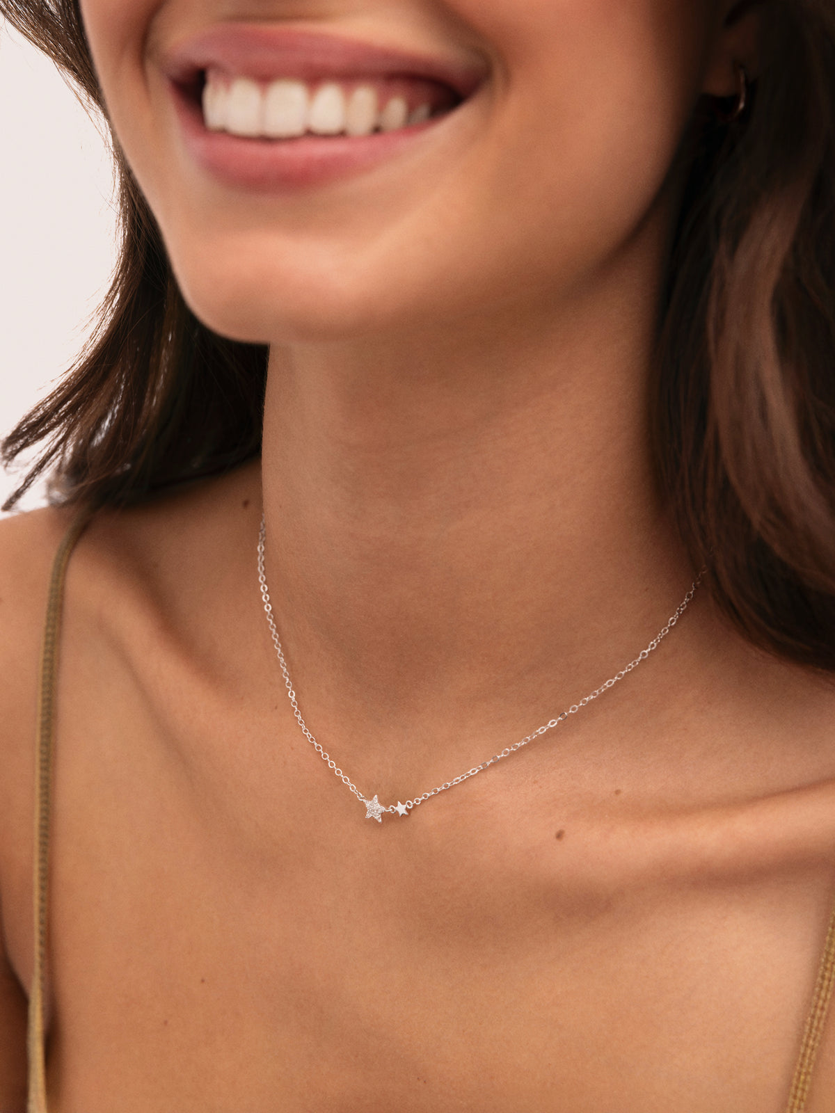 Collana Duo Stars - puesto en modelo