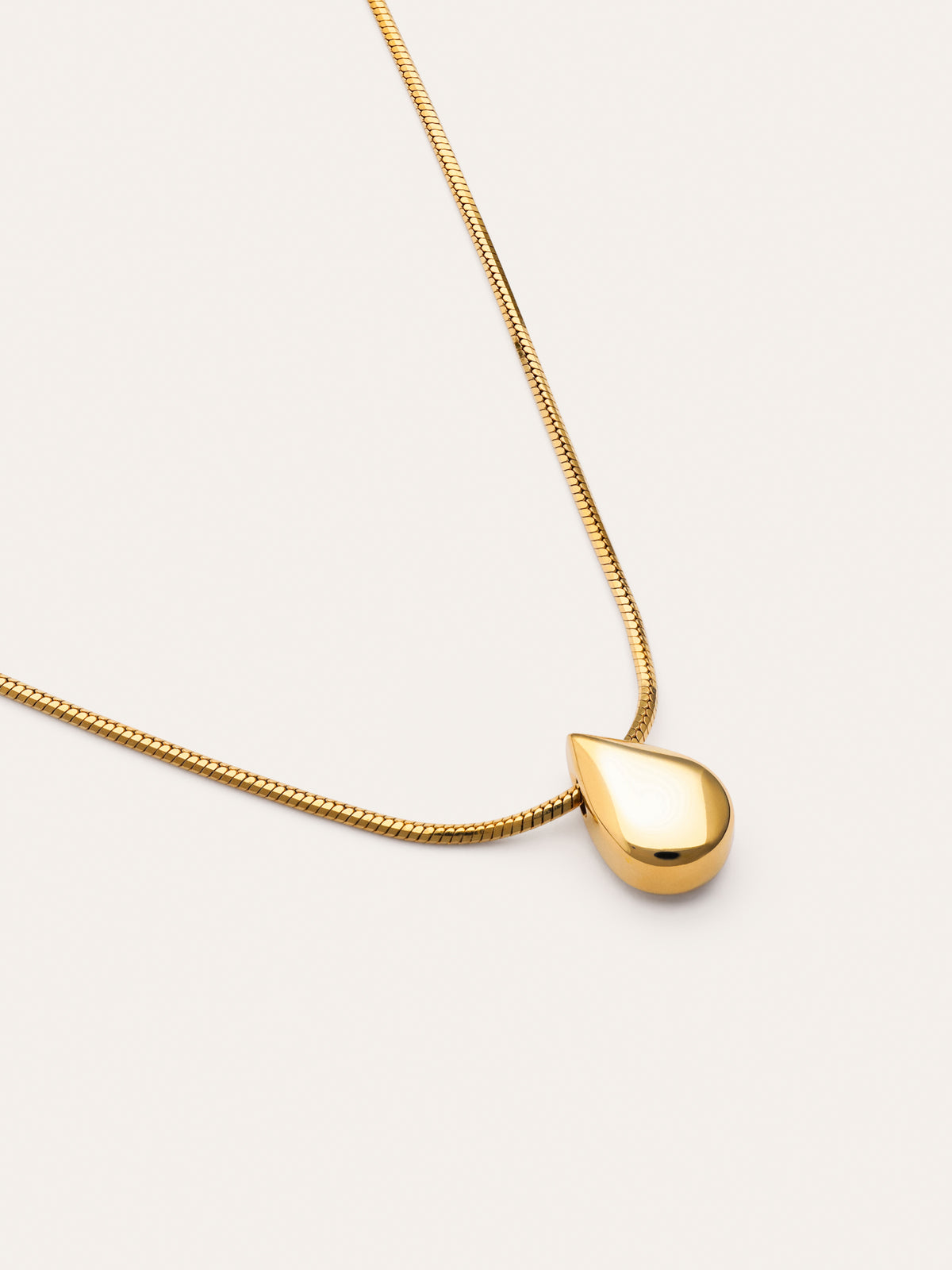 Imagen detalle de Drop Drop Steel Gold-Plated Necklace