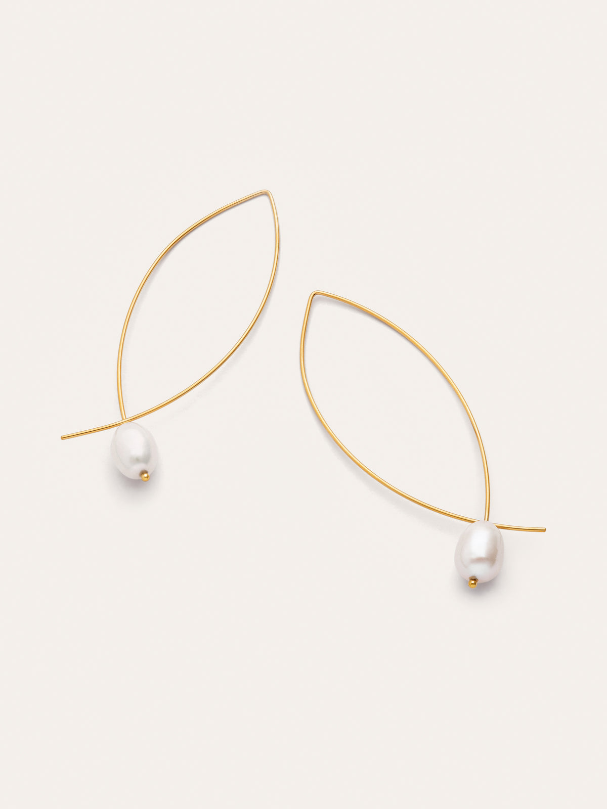 Imagen detalle de Pendientes Arch Bean Pearl Acero Baño Oro