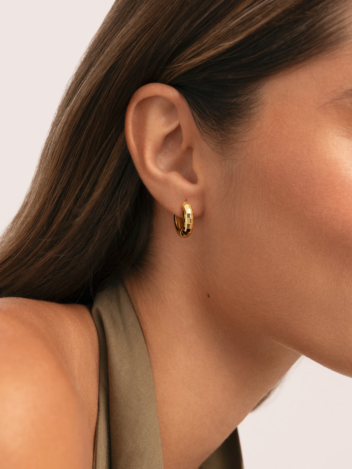 Creolen Serpenta verguld - puesto en modelo