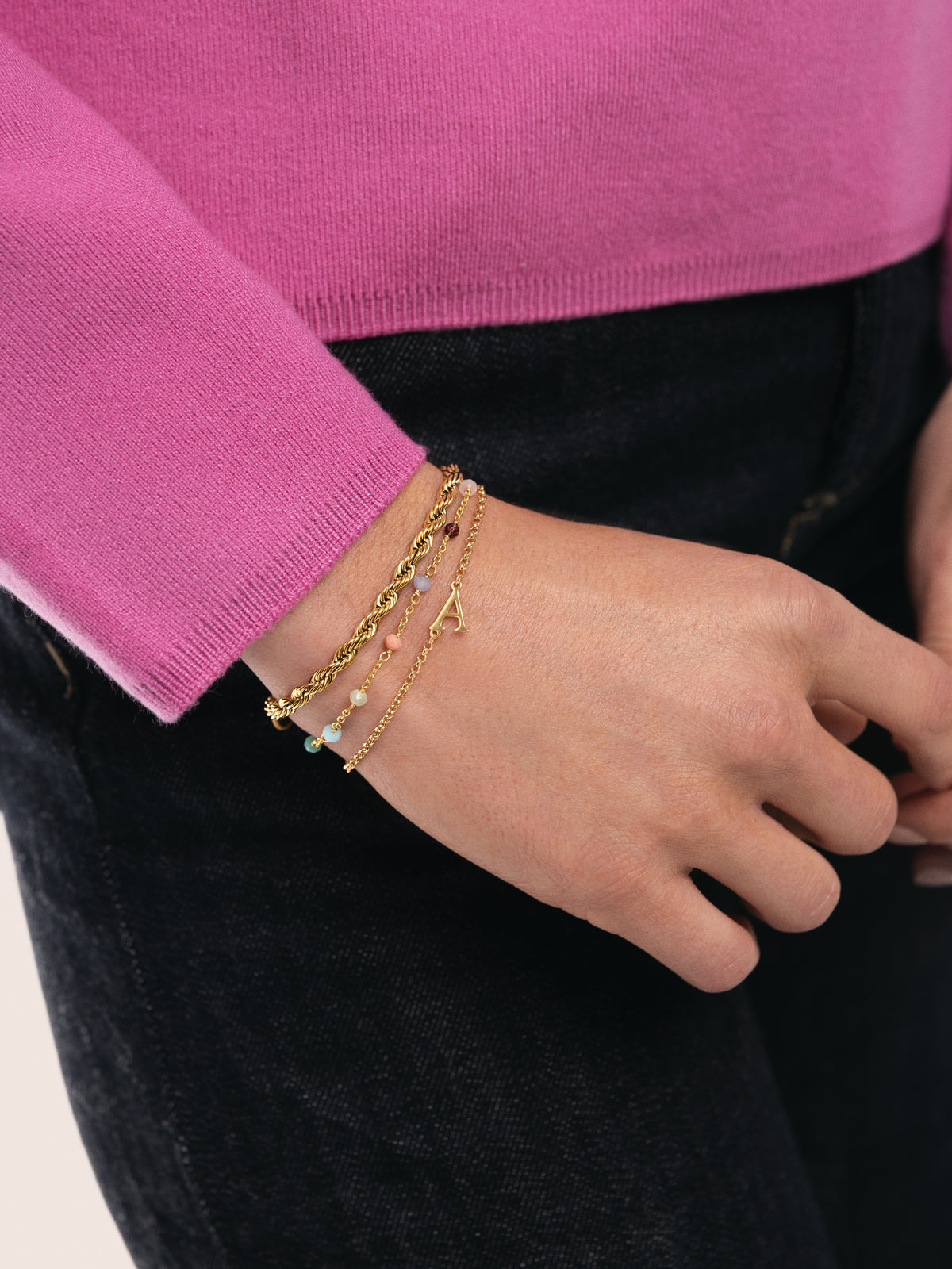 Single Letter Steel Gold-Plated Bracelet - vista 4