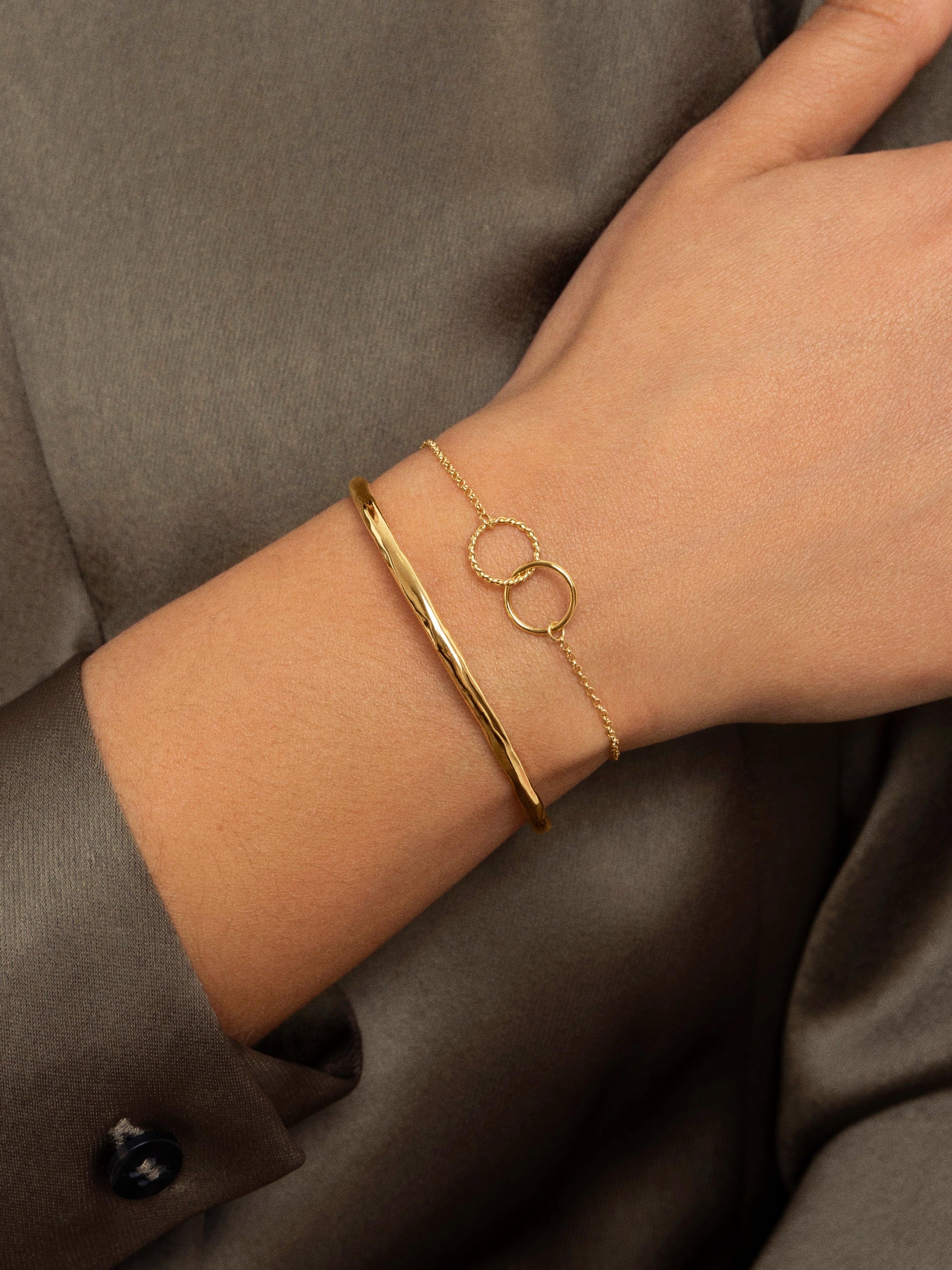 Circles Twist Gold Bracelet